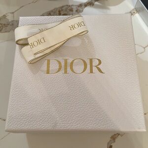 Dior box with ribbon - minor imperfections